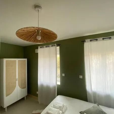 Holiday home Maison Neuf: Spacious 9-room Retreat With Terrace Reims
