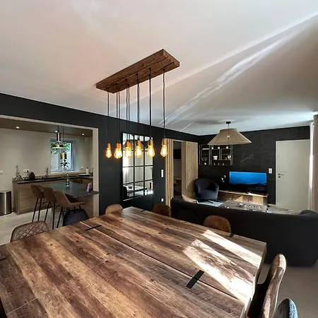 Holiday home Maison Neuf: Spacious 9-room Retreat With Terrace Reims